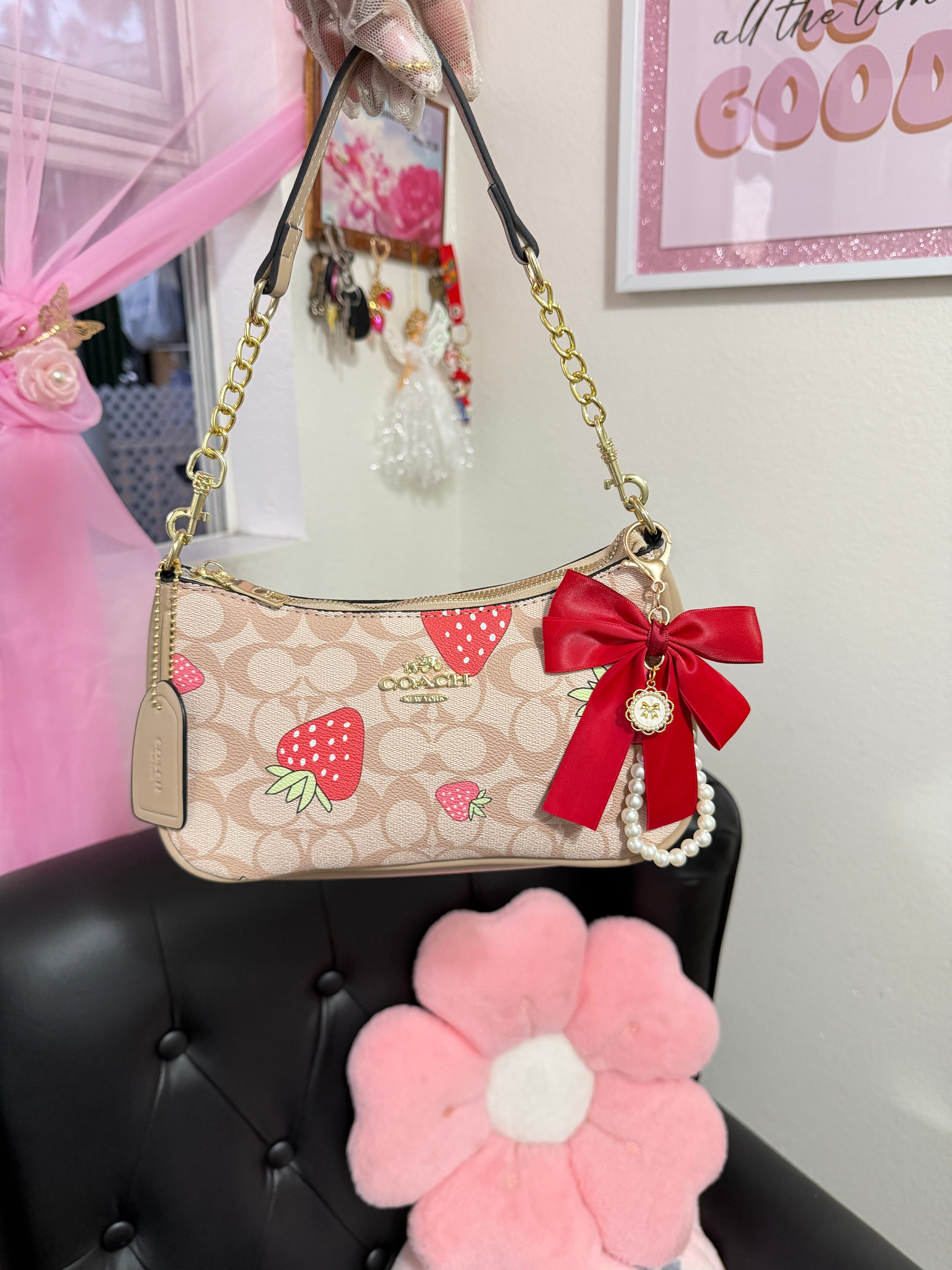Beige Strawberry